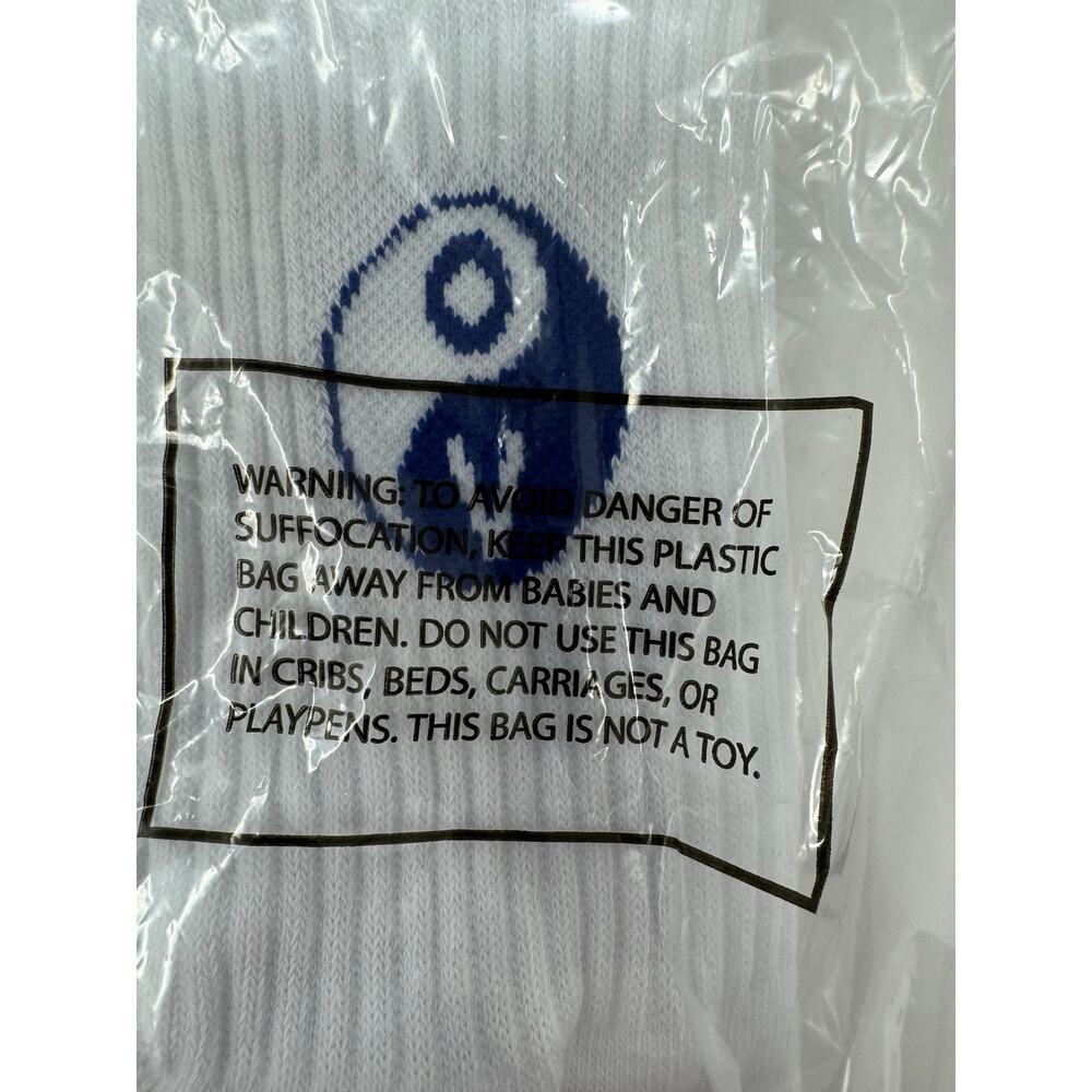Outdoor Voices Graphic Crew Socks White Ying Yang Size S M Women 7-9.5 Athletic - Picture 8 of 9